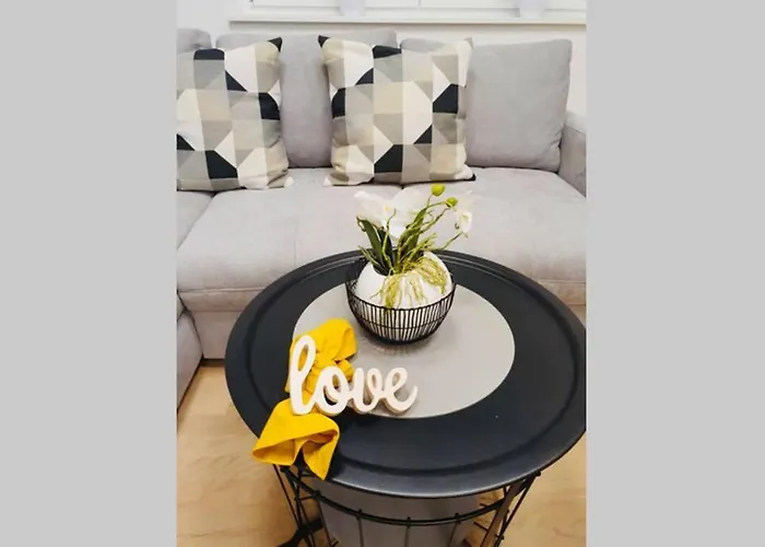 Leon Neu! Gemuetlichkeit An Erster Stelle *